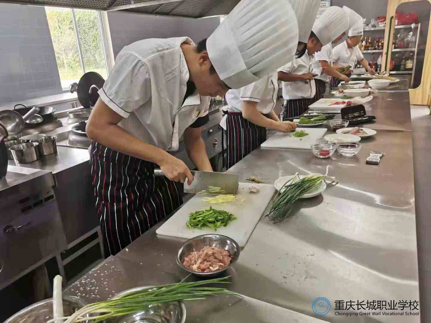 重庆新东方厨师培训_重庆厨师学校首选重庆新东方烹饪学院_重庆新东方厨师培训学校怎么样