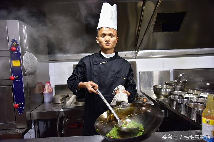 重庆厨师学校首选重庆新东方烹饪学院_重庆新东方厨师培训_重庆新东方厨师培训学校怎么样