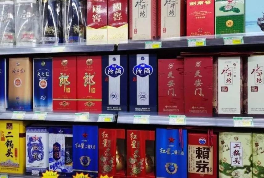 很多烟酒店“无人问津”，表面不赚钱却越开越多？是如何赚钱的？