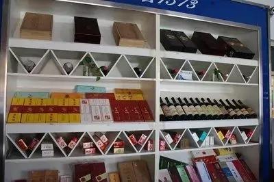 很多烟酒店“无人问津”，表面不赚钱却越开越多？是如何赚钱的？