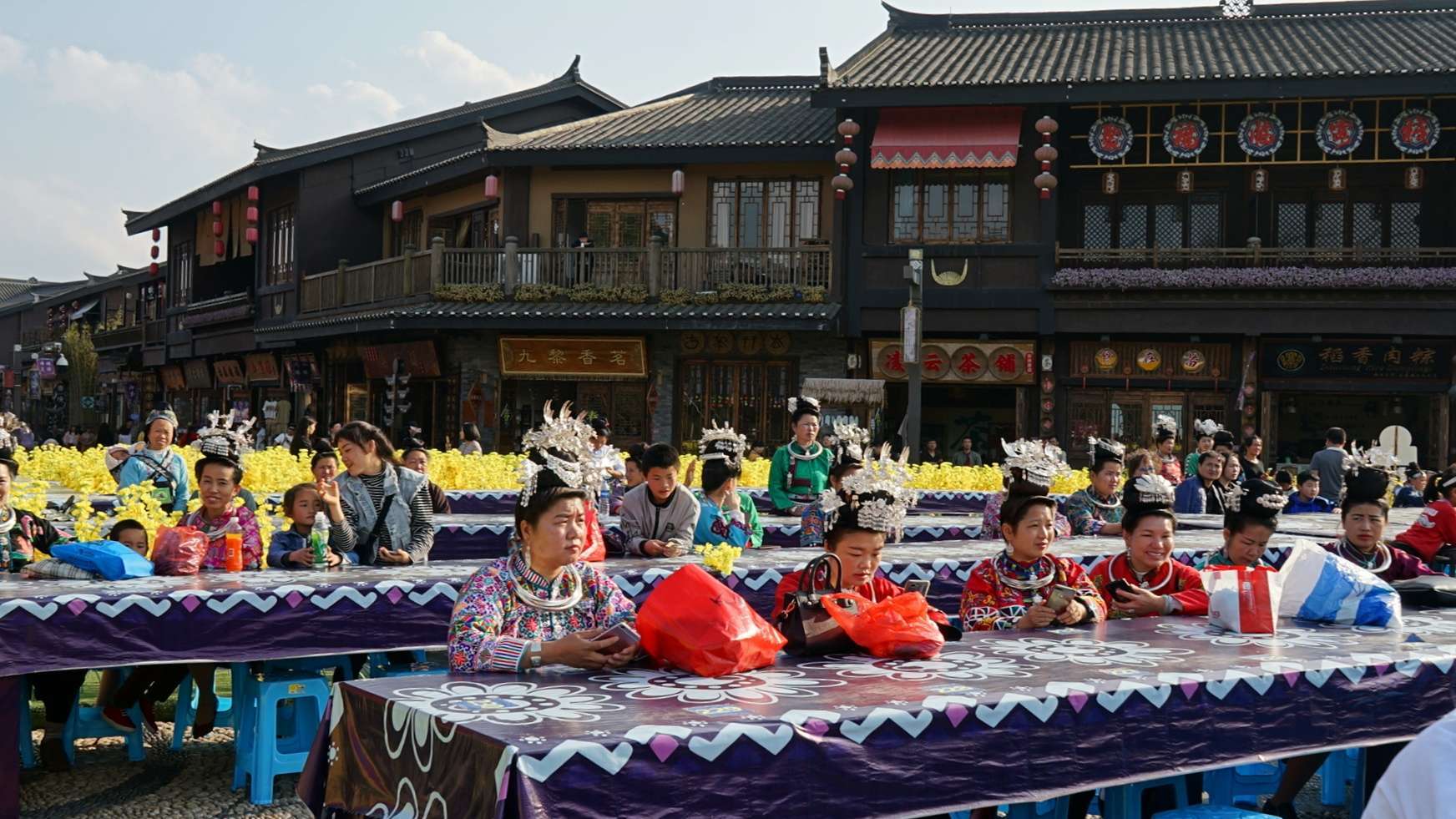 雷山苗族服饰_雷山苗族服饰便装图片_贵州雷山苗族服装秀图片