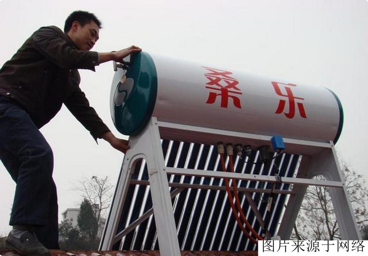 热水器能用太阳能的水路吗_热水器的太阳能_家庭用太阳能热水器