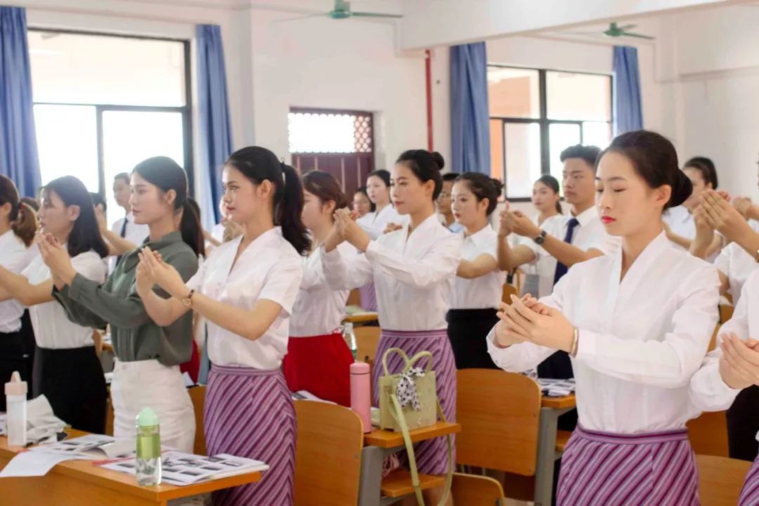 礼仪培训师资格证书_培训证资格礼仪师国家有补贴吗_国家礼仪培训师资格证